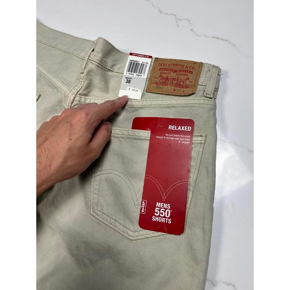 Levi's 550 Relaxed Fit Shorts Mens Khaki Tan Denim Size 36 NWT 35550-0641